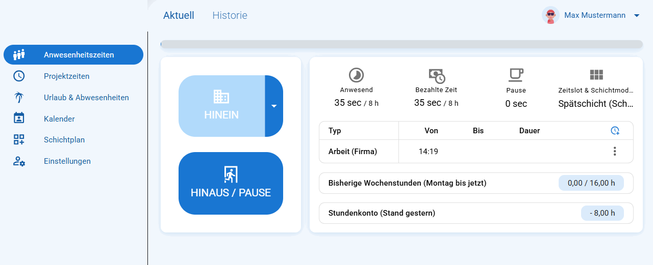 Ansicht „Aktuell“ mit den Schaltflächen „Hinein“ und „Hinaus / Pause“ sowie der Tagesauswertung